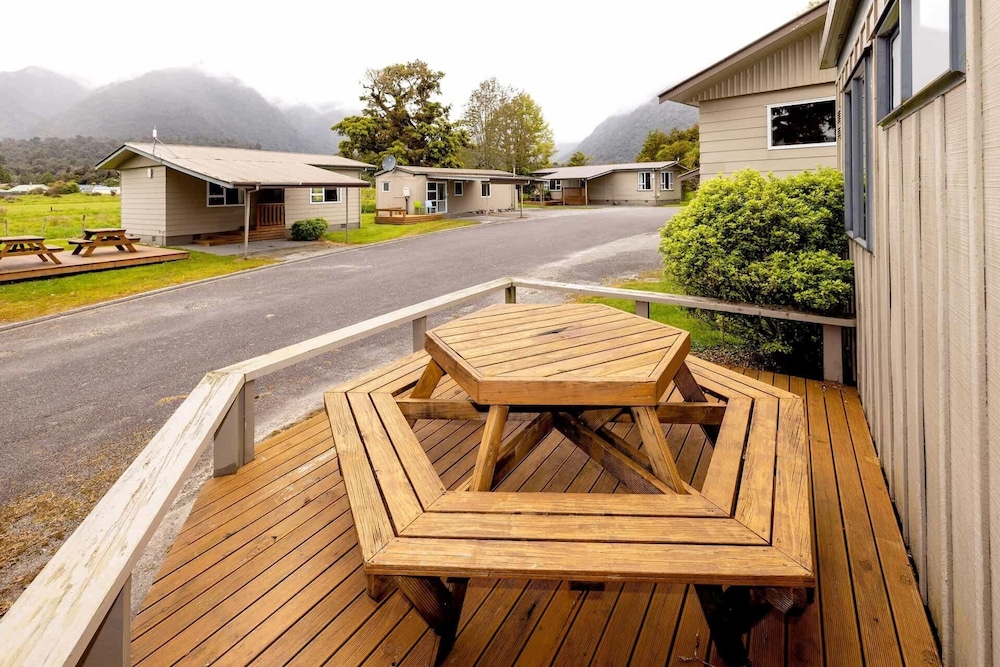 Fox Glacier Motel Holiday Park 21/50