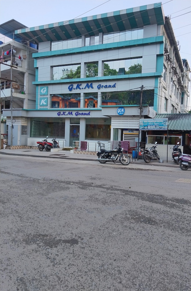 Gkm Grand Hotel 41/50