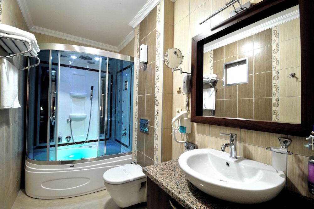 Rhiss Hotel Bostanci 64/64