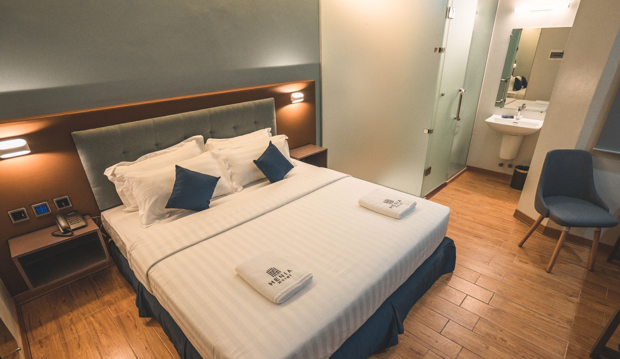 Room, King Bed