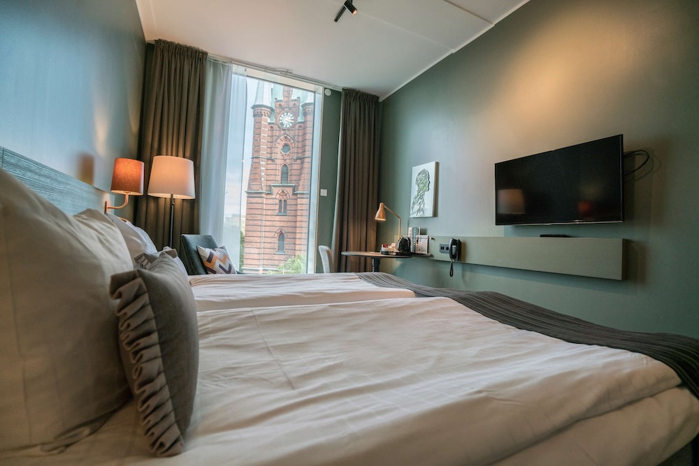 SUPERIOR, TWIN BEDS