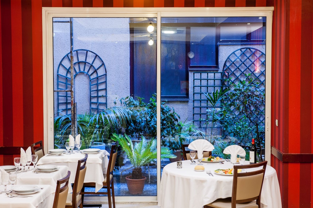 Hotel Saint Sauveur 45/53