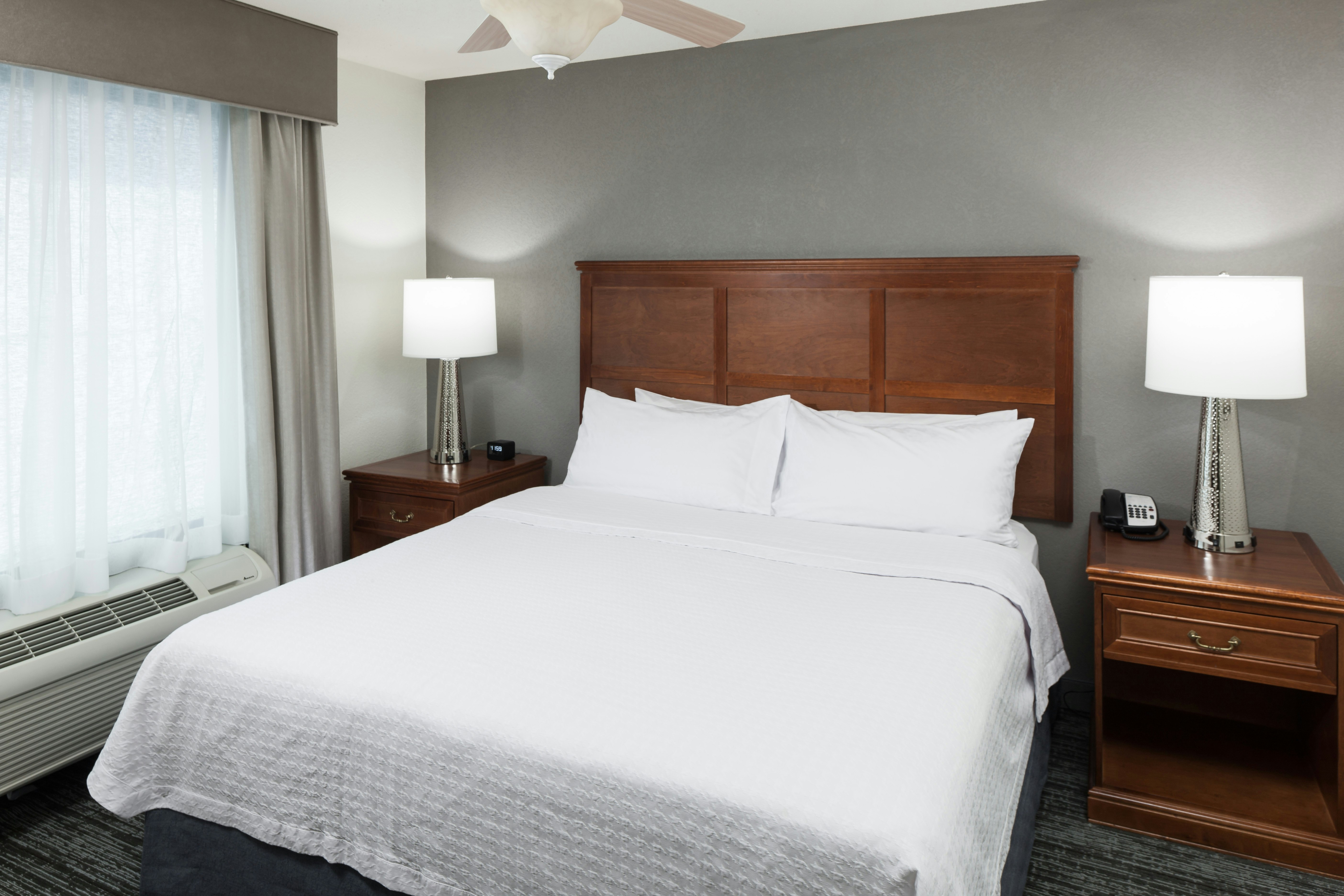 1 BEDROOM, SUITE, KING BED