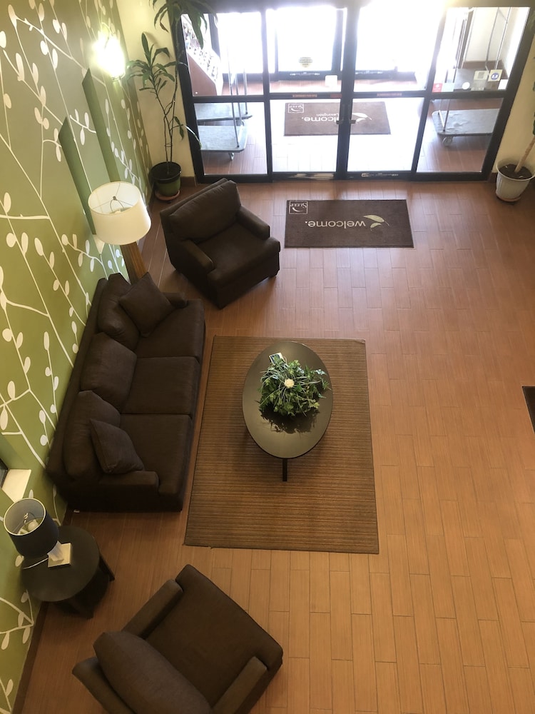 Sleep Inn & Suites Virginia Horse Center 43/53