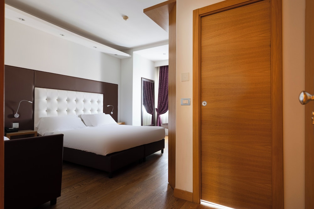 Hotel Royal Caserta 20/50