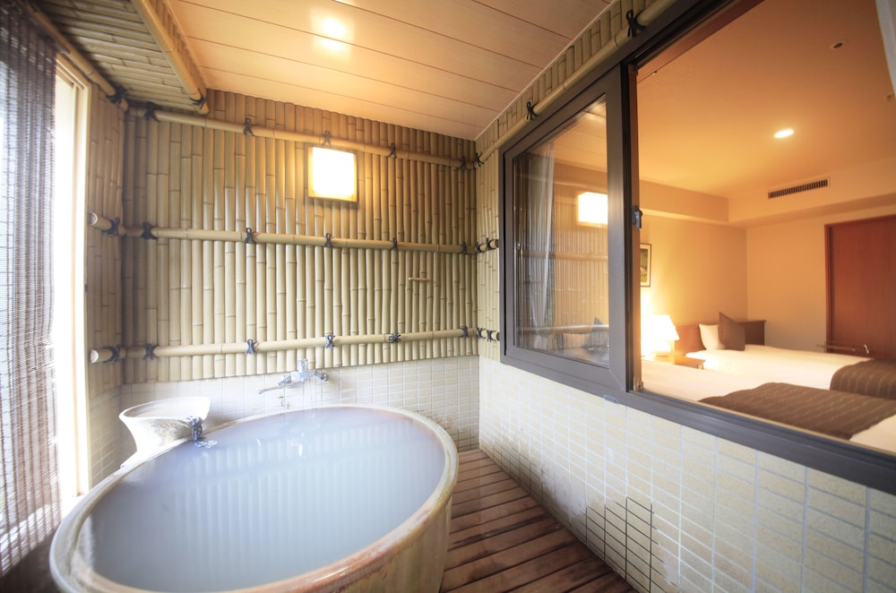 Hotel Mahoroba 50/50