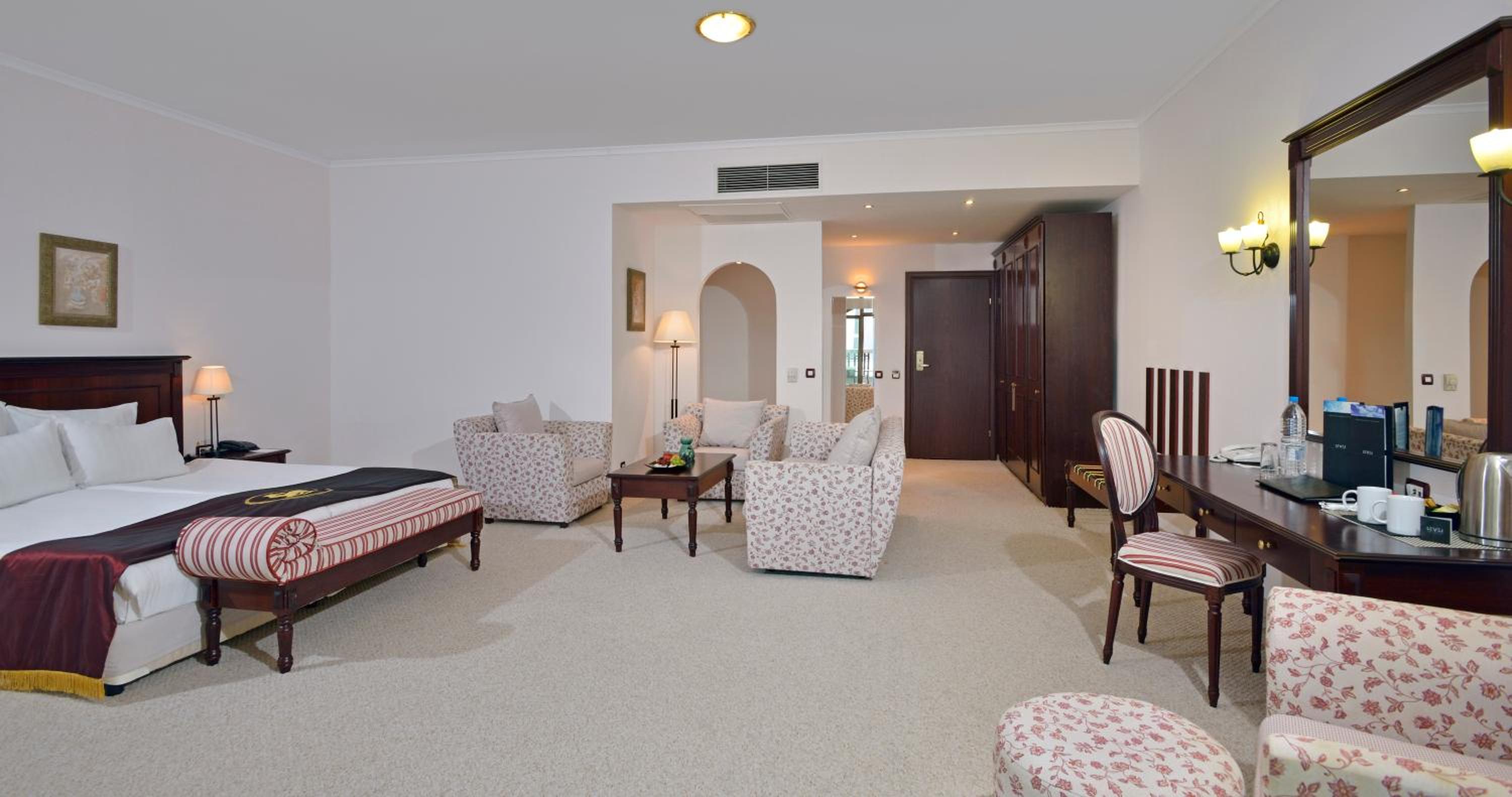The Level, Junior Suite