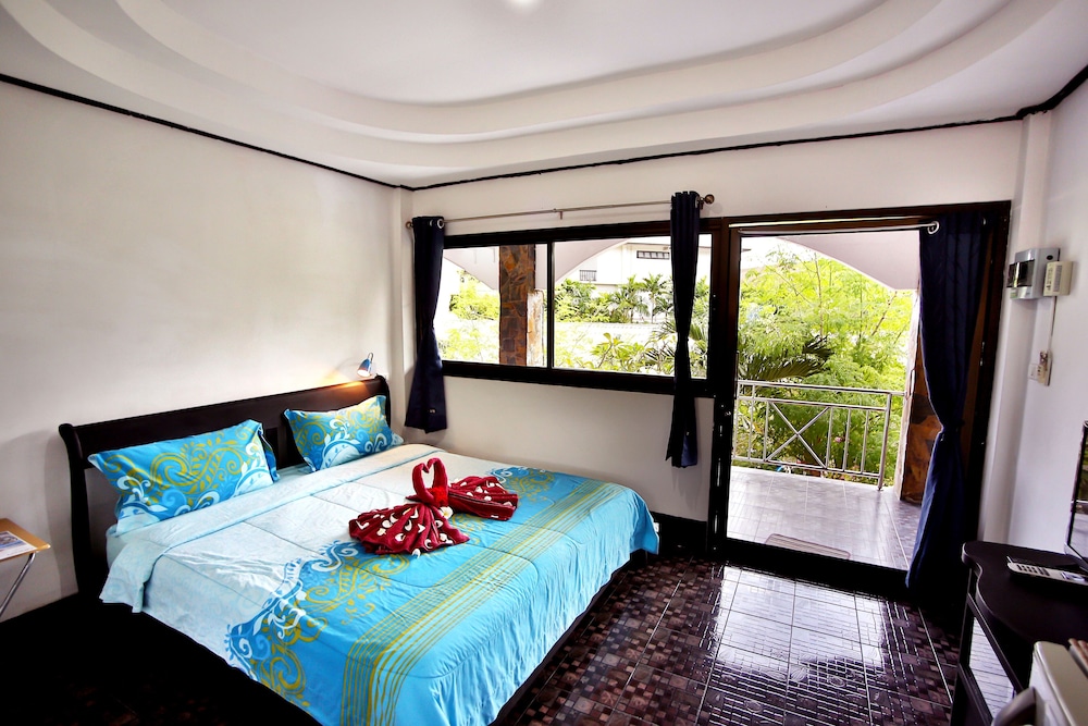 Lotus Hotel 13/50