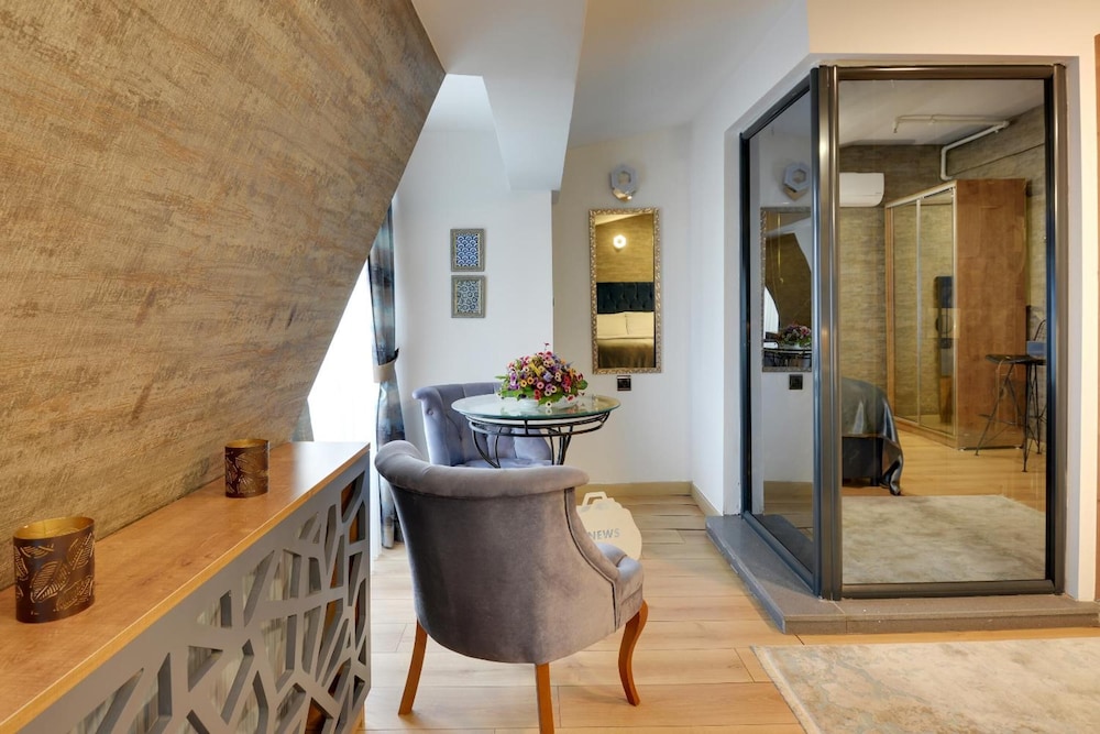 Castillo Luxury Rooms And Suites 26/38
