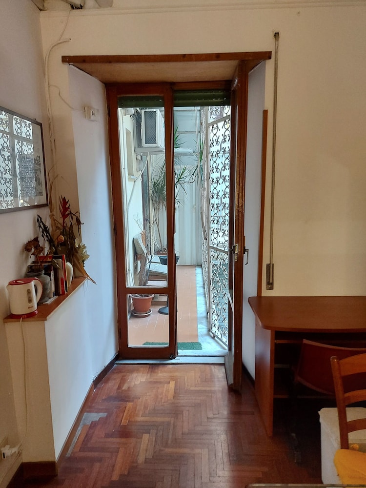 Vatican Rooms Guest Hous 25/52