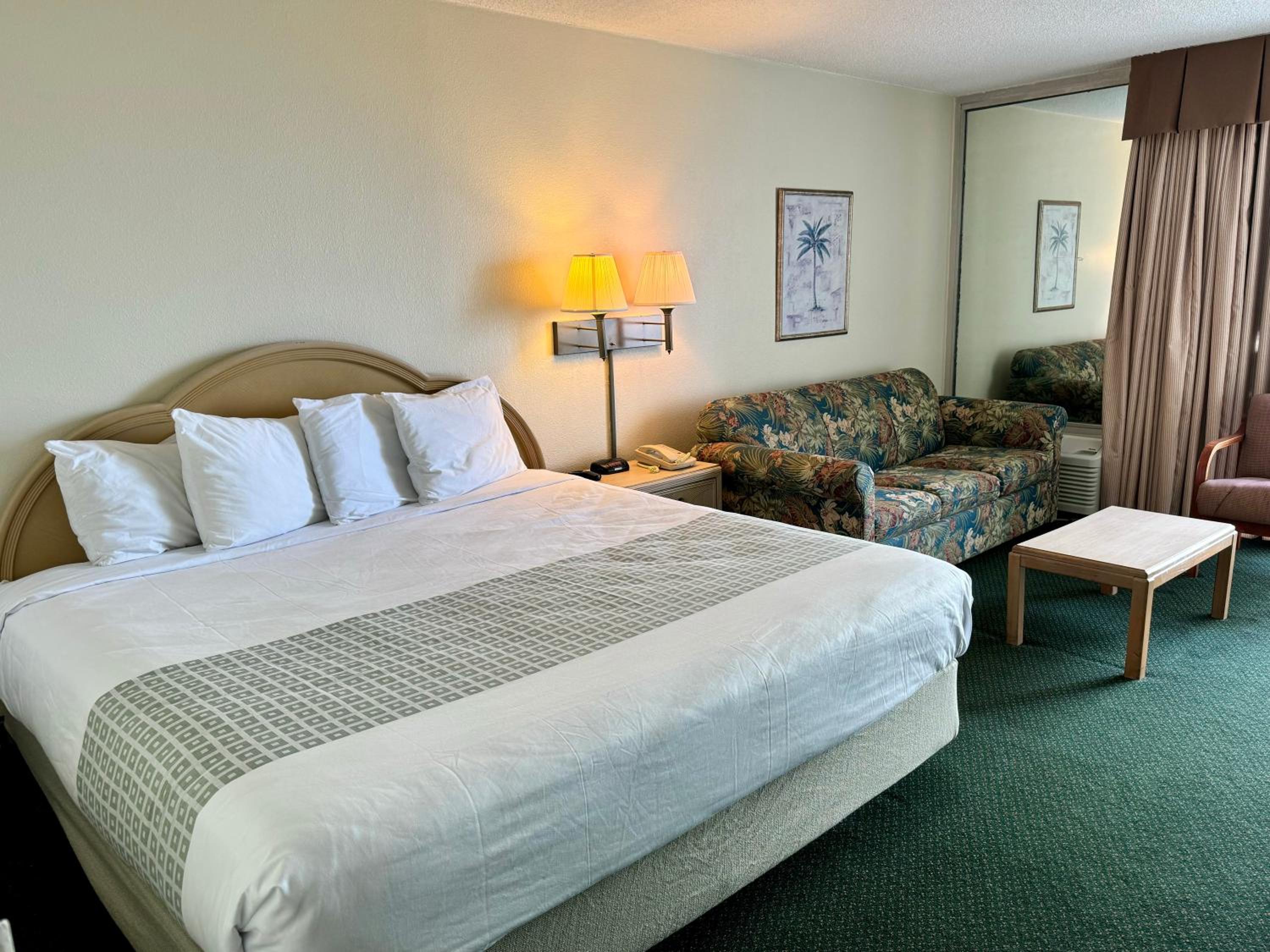 Room, King Bed, City View