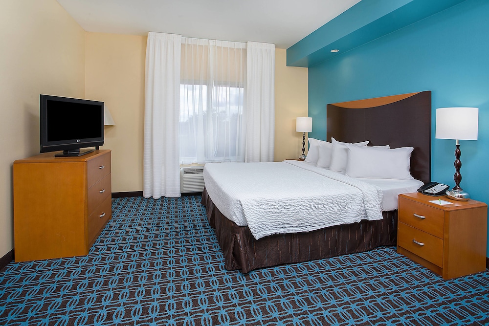 Fairfield Inn Suites By Marriott Louisville East 14/50