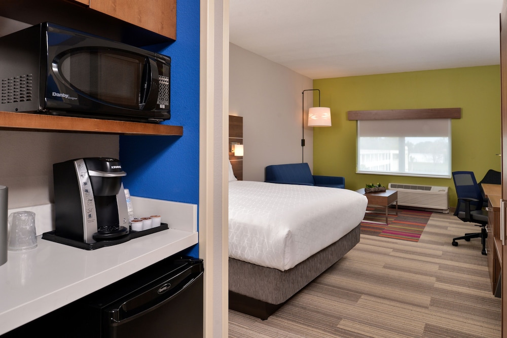 Holiday Inn Express And Suites Moundsville 23/61