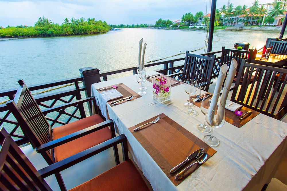 Hoi An Beach Resort 44/70