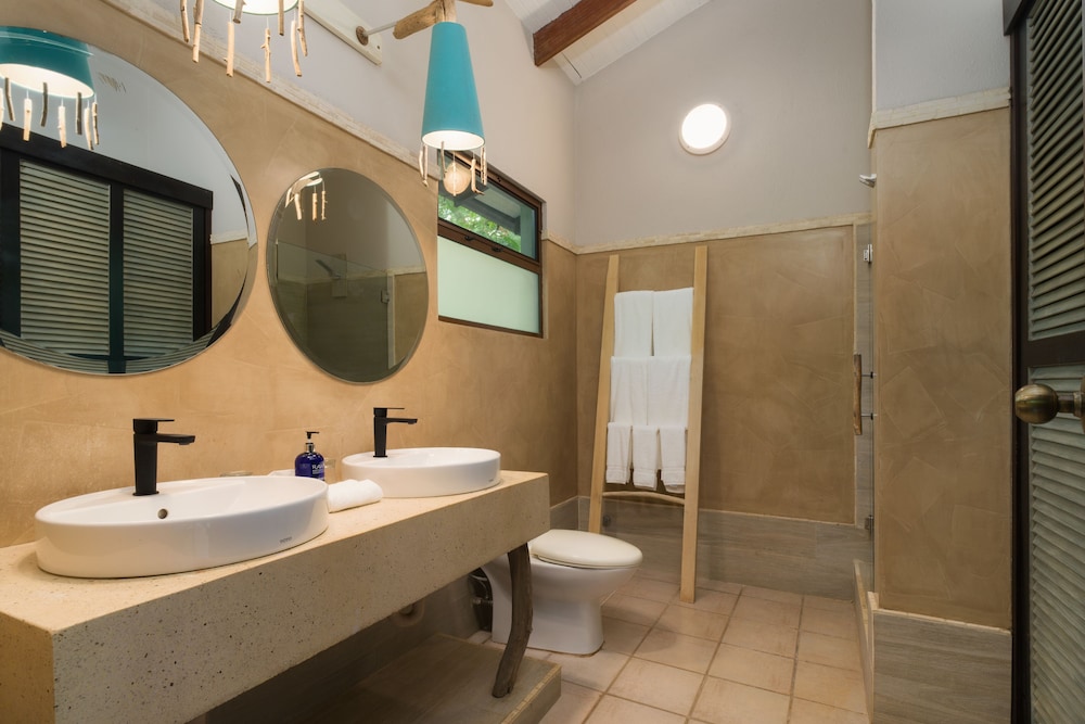 Cala Luna Boutique Hotel and Villas 86/86