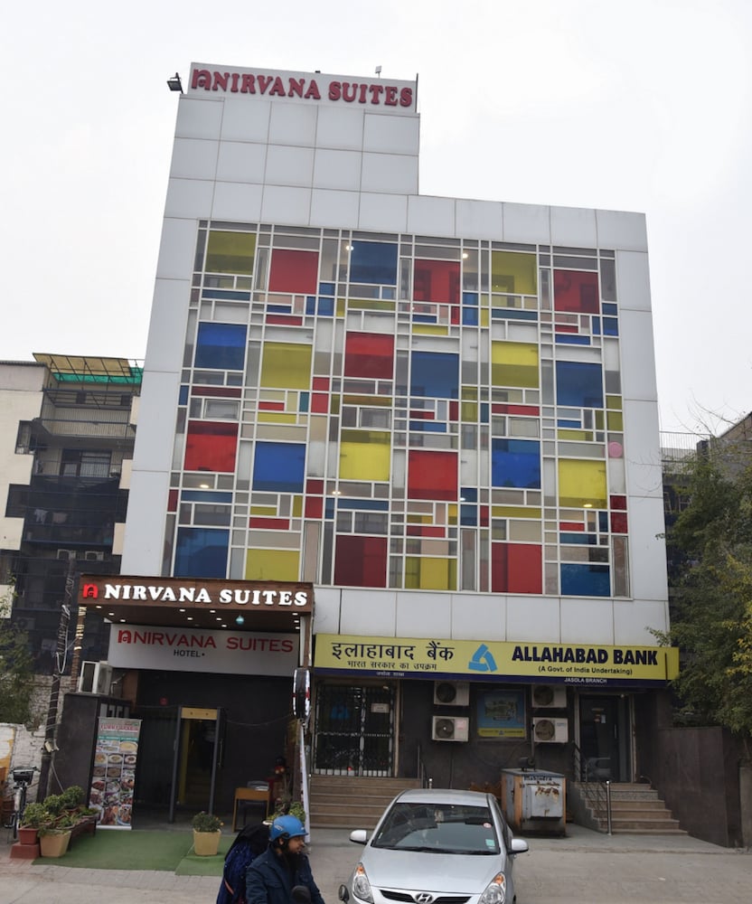 Nirvana Suites 5/50