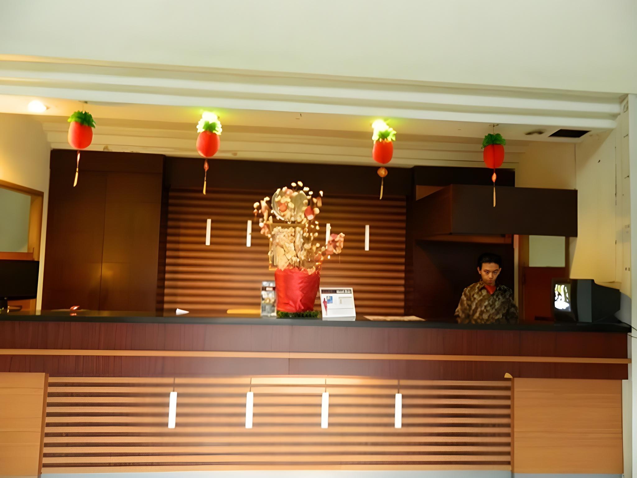 Hotel Bintang Solo 12/50