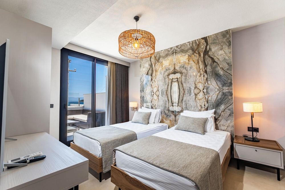 Babana Hotel 33/83