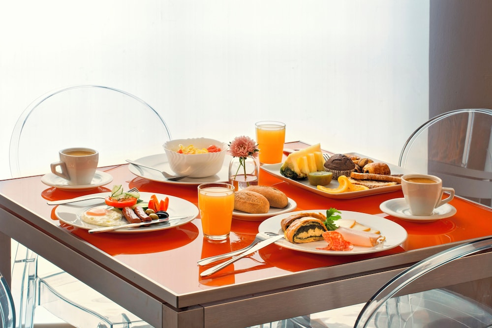 Zeus Essence Bucharest, Trademark Collection by Wyndham 48/65