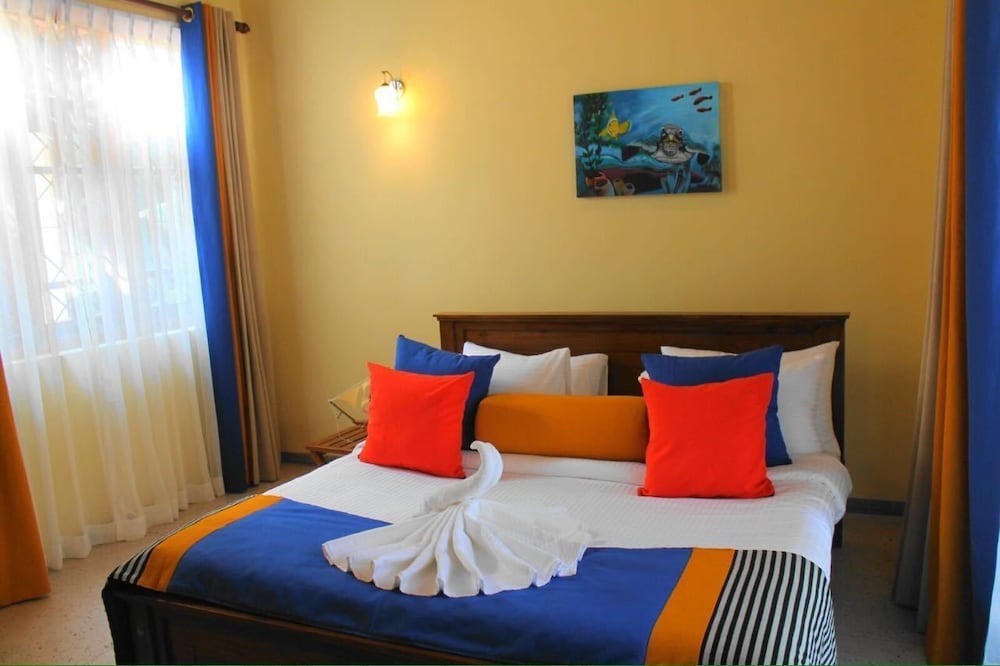 Mahakumara White House Hotel 7/19