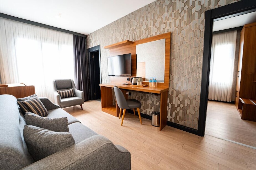 Educity Suit & Hotels 30/50