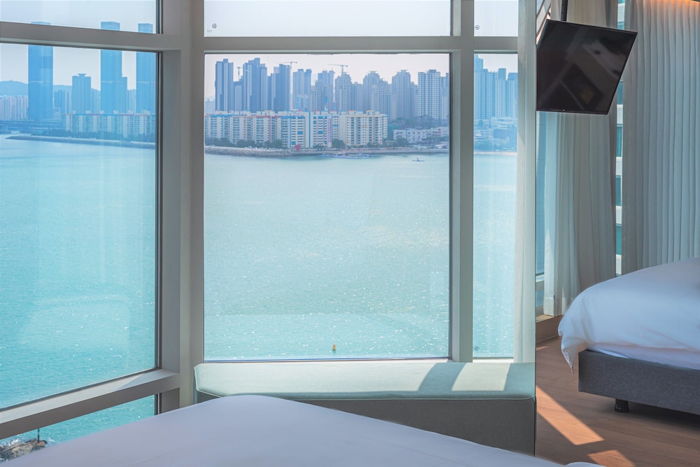 The Marine View Hotel 31/50