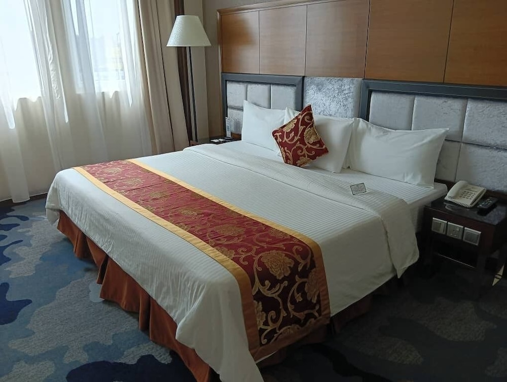Nu Hotel 13/25