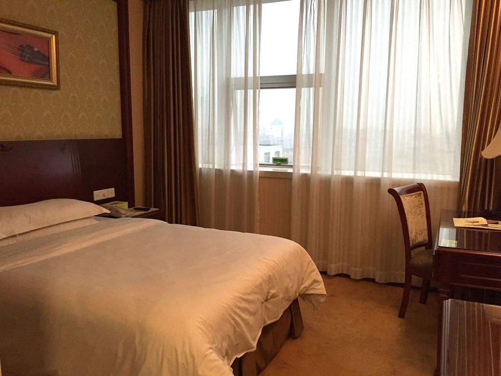 Vienna International Hotel (Changsha West Bus Station) 6/26