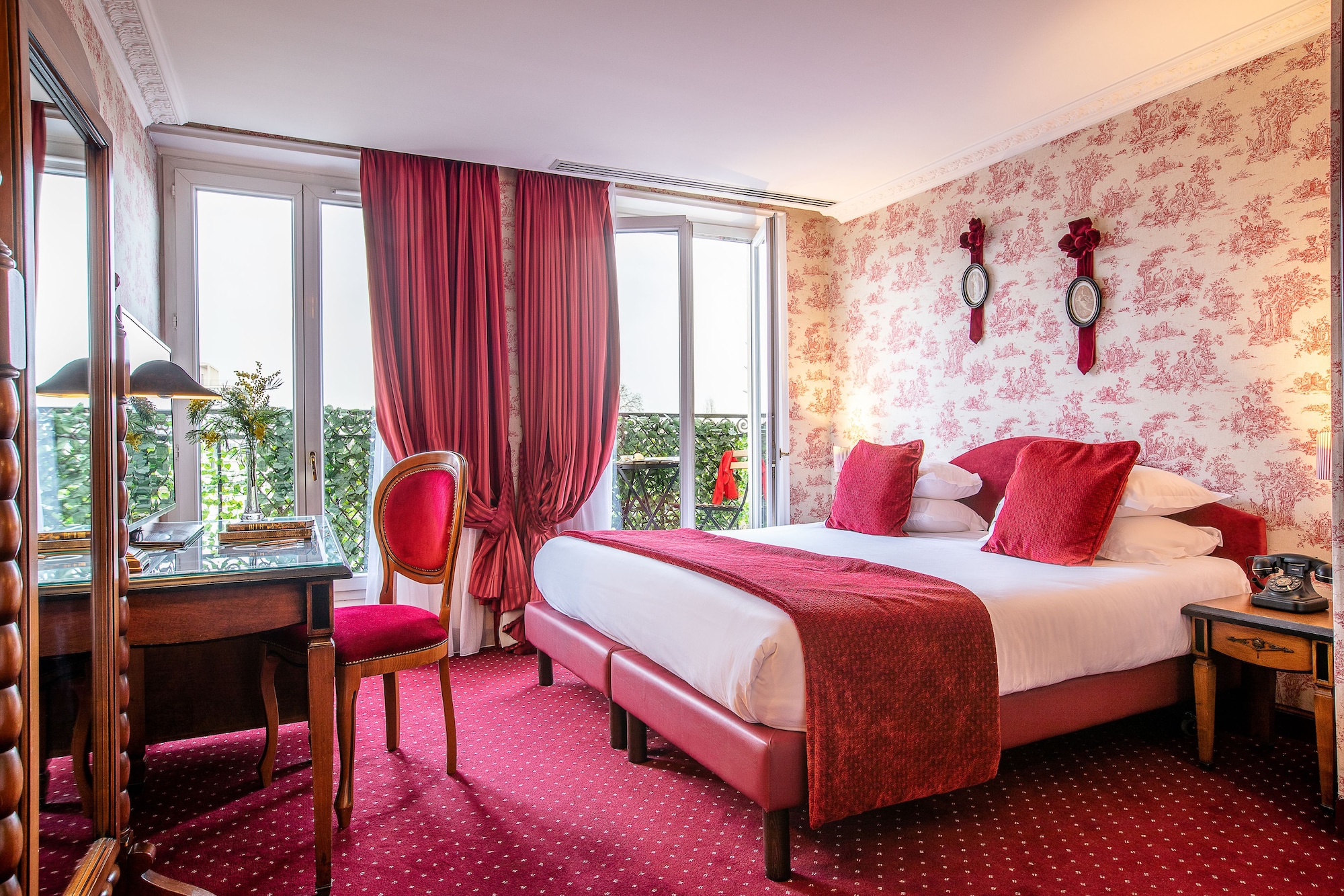 DELUXE, DOUBLE BED, BALCONY