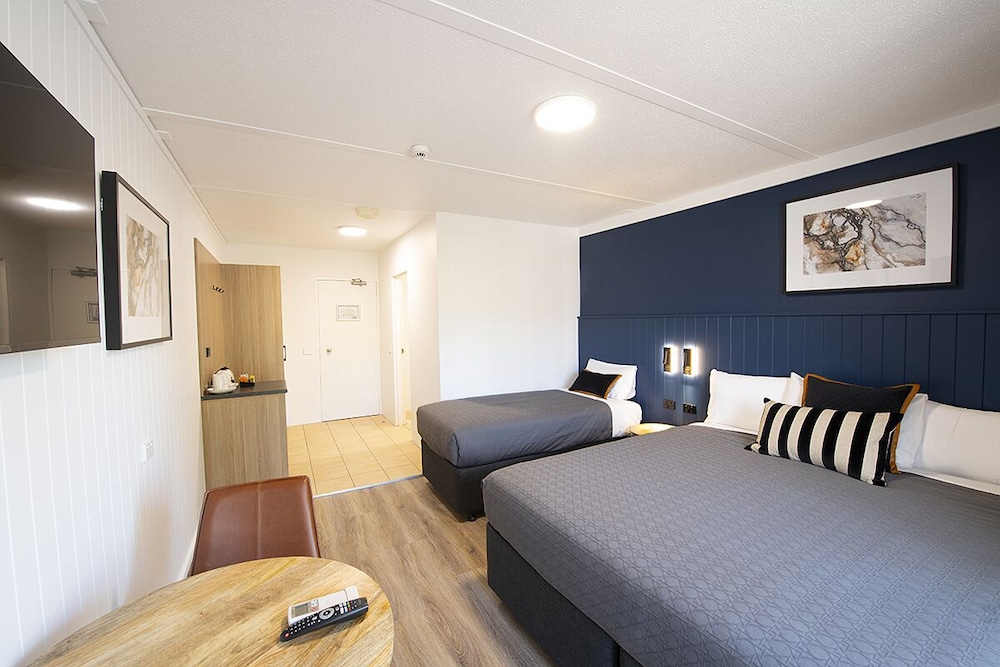Southend Hotel 14/49