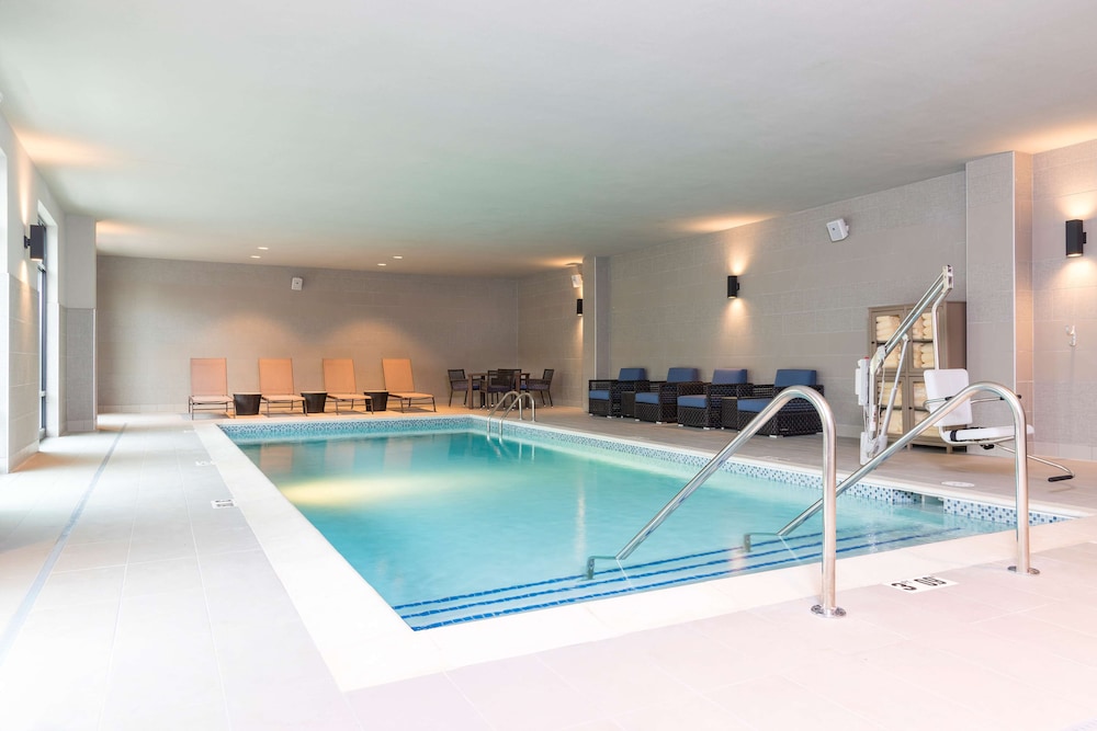 Hyatt Place Ann Arbor 6/53