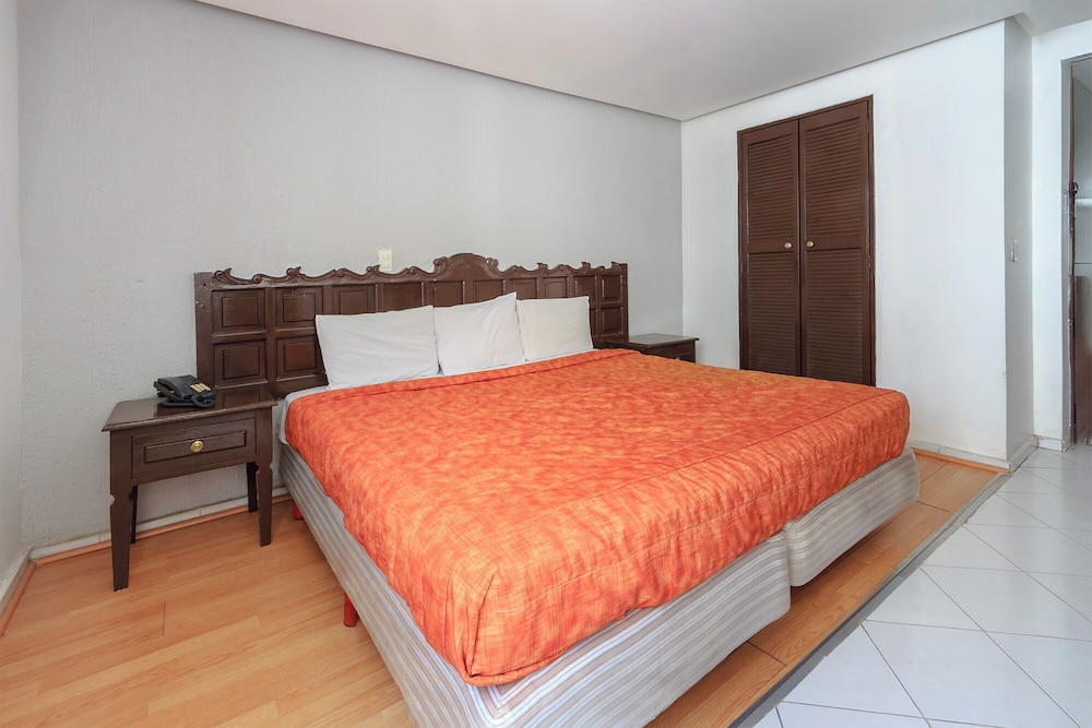 Capital O Hotel Colon Express Guadalajara 29/48