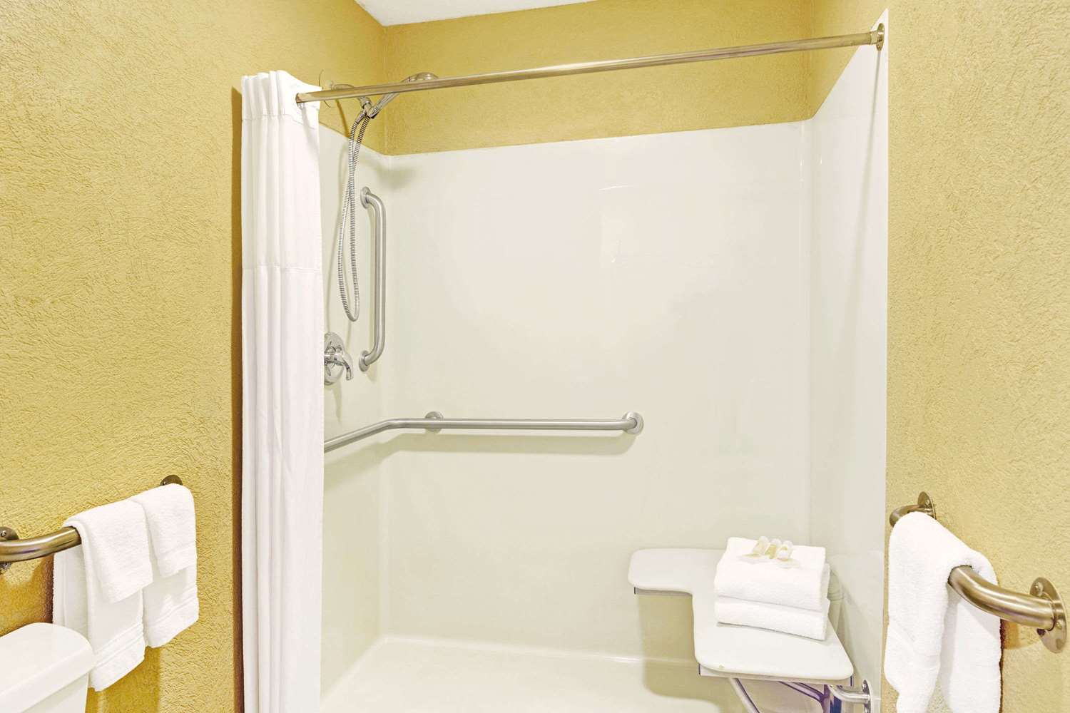 Days Inn by Wyndham Cherokee Near Casino 20/20