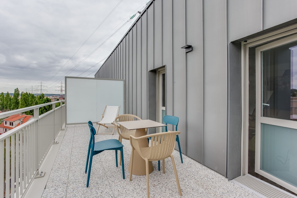 All Suites Appart Hotel Palaiseau - Massy TGV 38/41