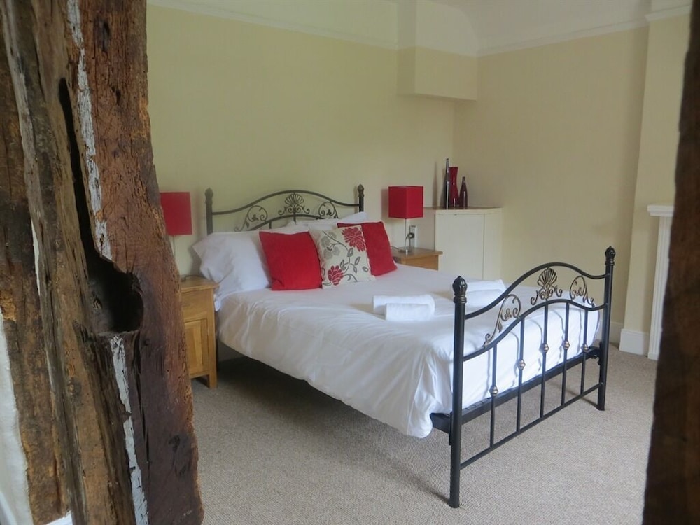 The George and Dragon Hotel 17/64