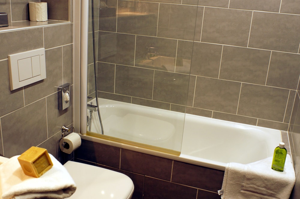 Hotel Edmond Rostand 15/45