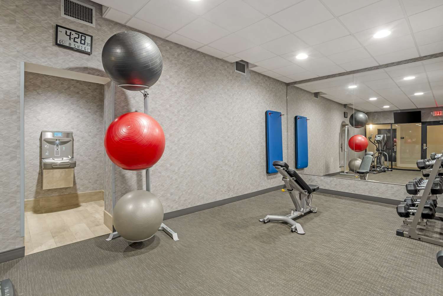 コンフォート イン アンド スイーツ グリーンビル(Best Western Plus Greenville I-385 Inn & Suites) 写真2