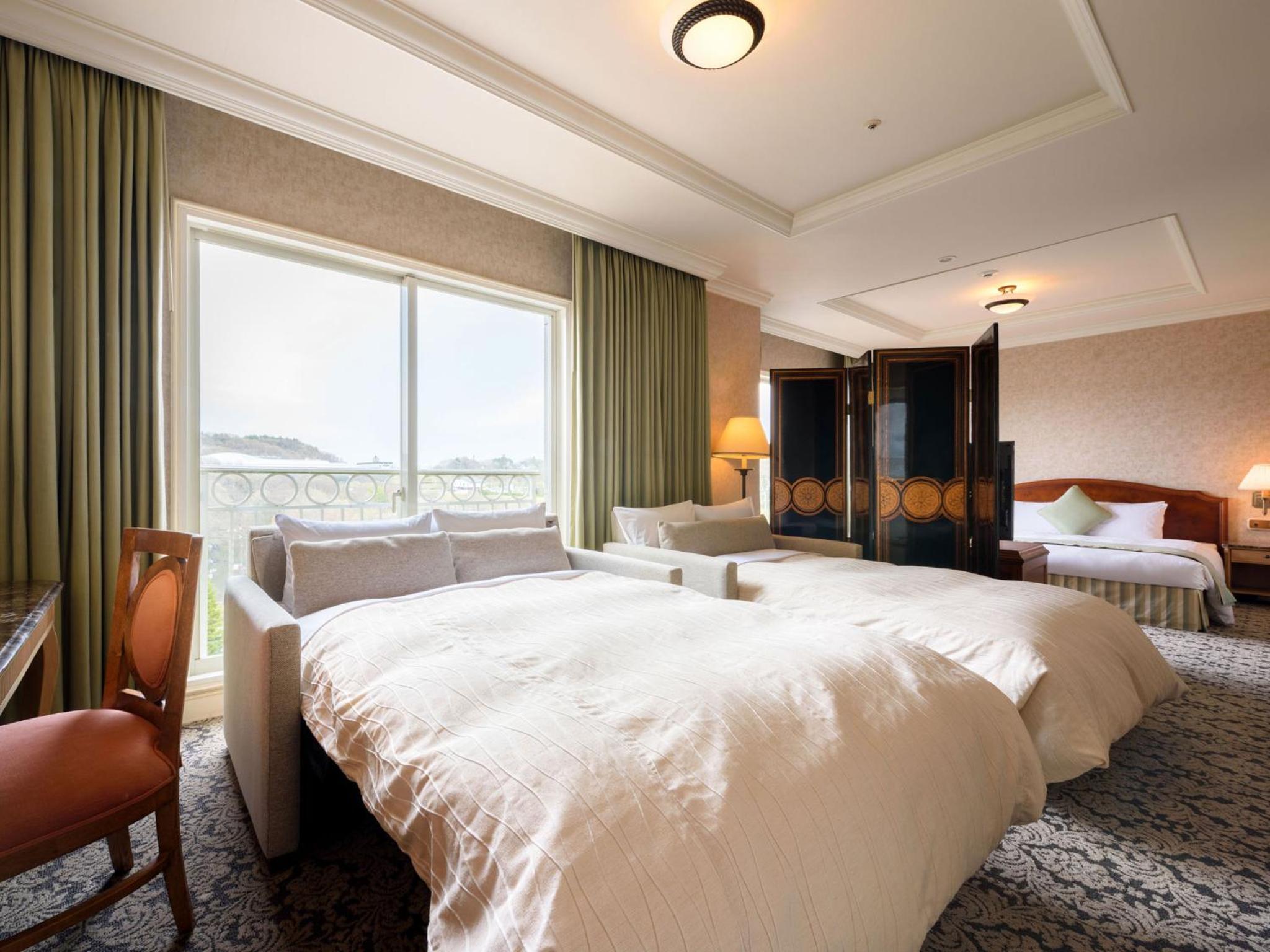 Junior Suite, Queen Bed