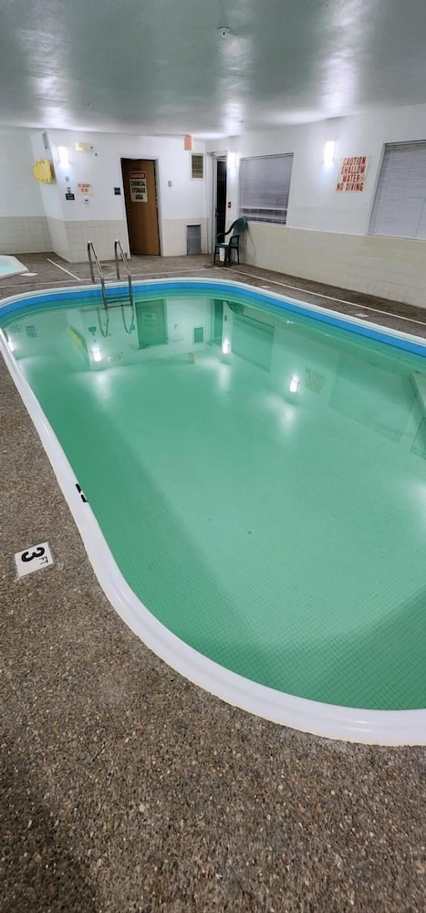 Fairbridge Inn & Suites Miles City 28/47