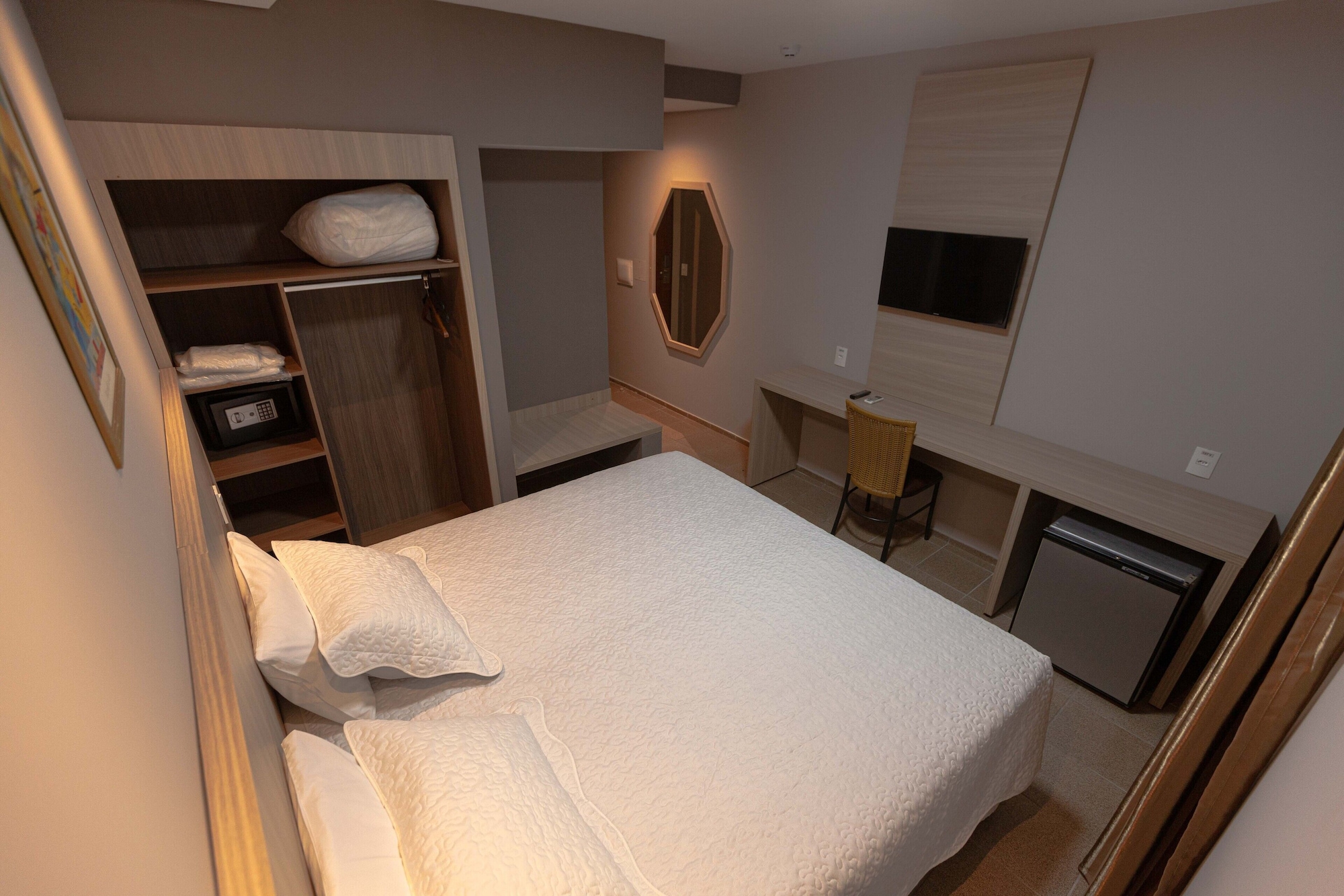 SUPERIOR, DOUBLE BED