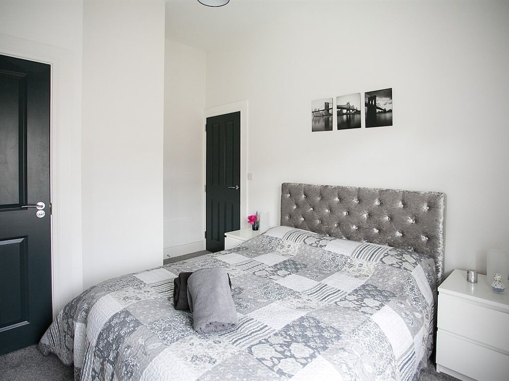 Queens Quarter Apartment 6/41