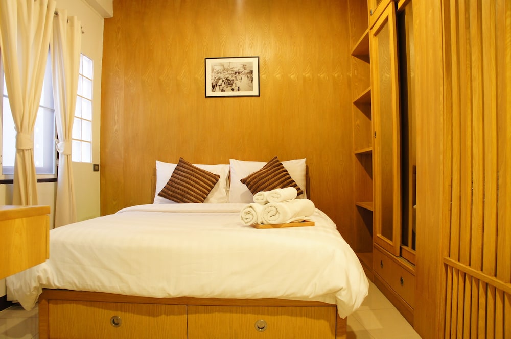 Ratchadamnoen Residence 21/75