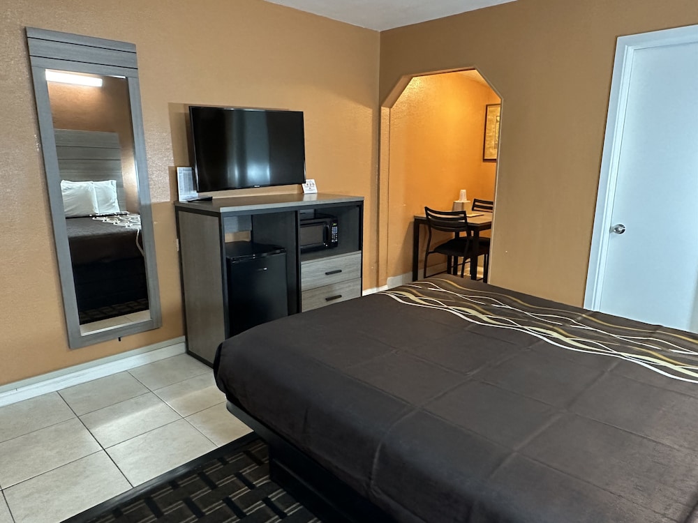 New Corral Motel 27/47