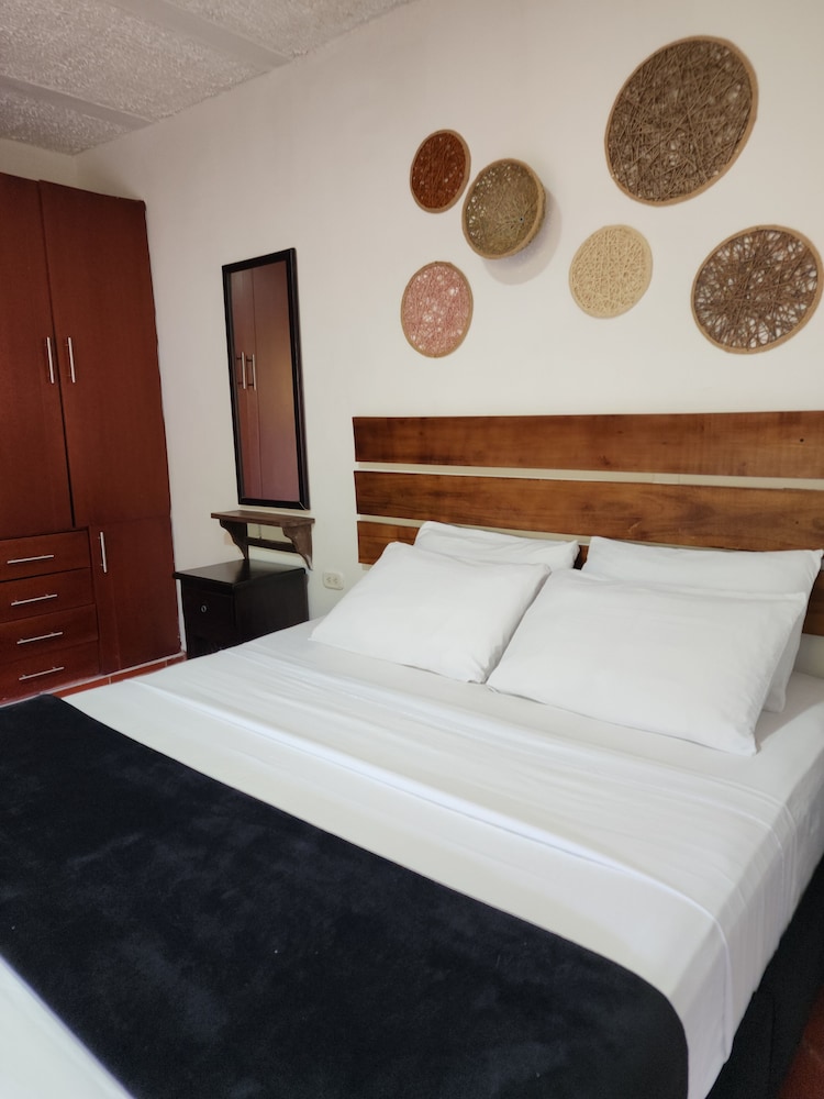 Hotel Campestre Palmas Del Zamorano 17/50