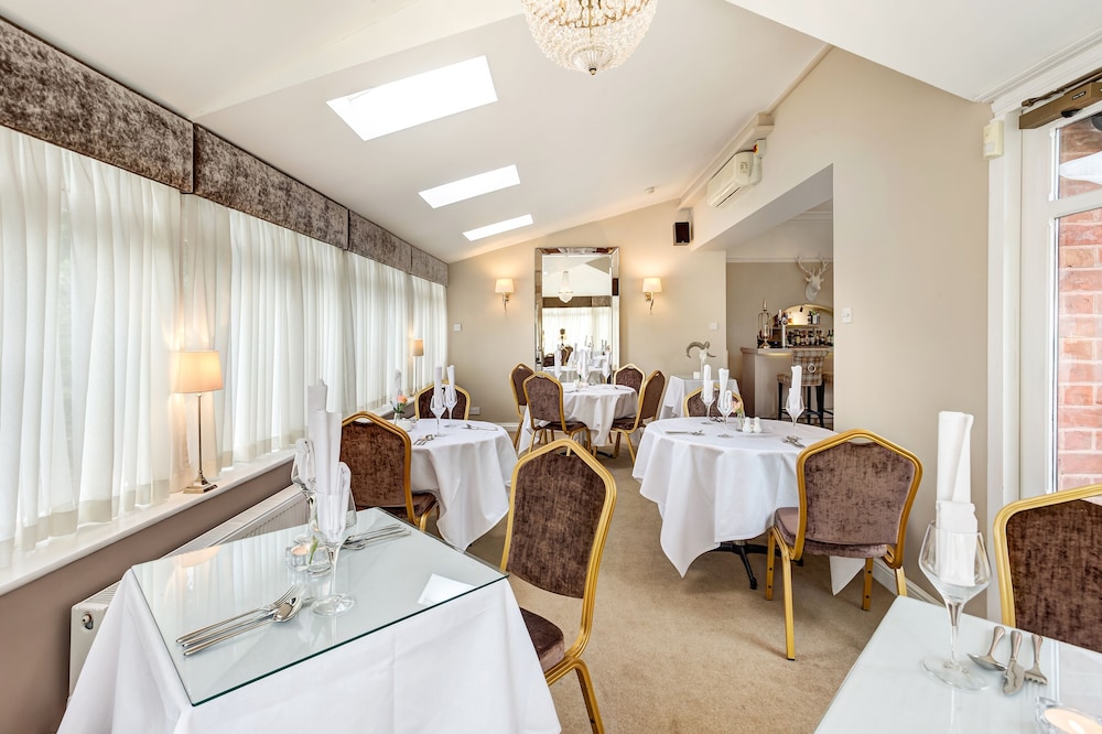 The Alexandra Court Hotel 32/37