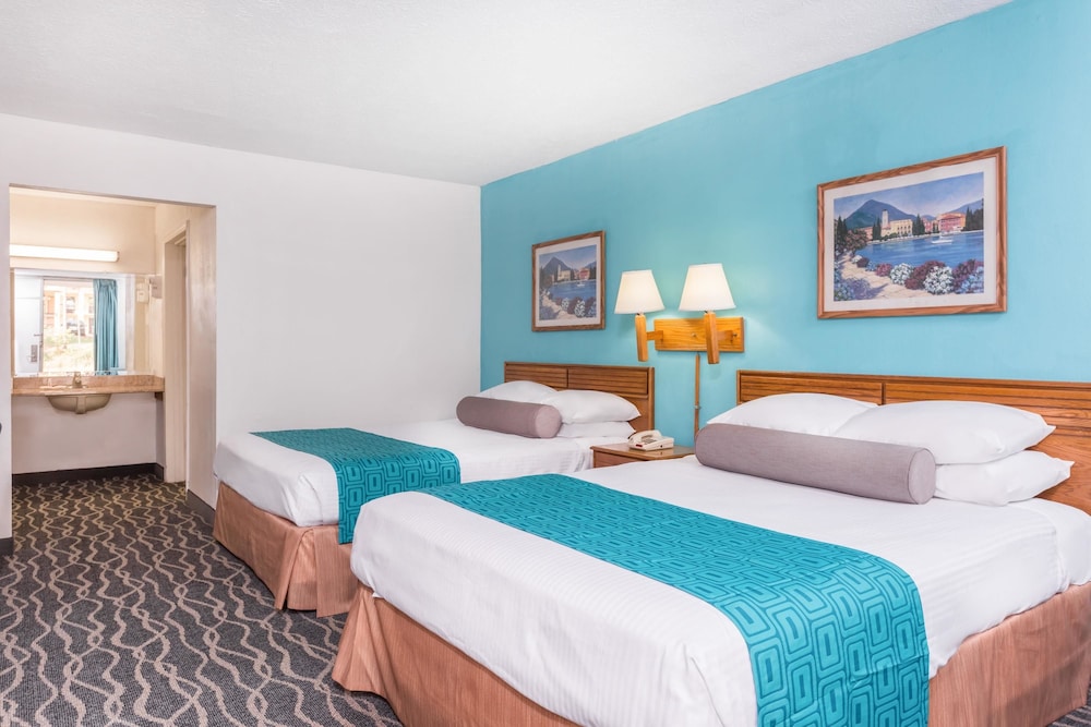 Howard Johnson by Wyndham Commerce GA 7/9
