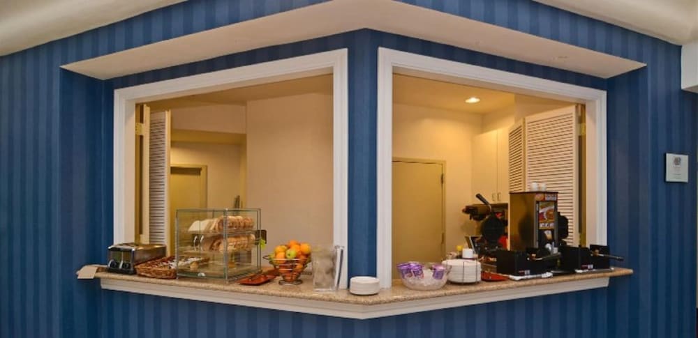 Best Western Plus All Suites Inn 38/47