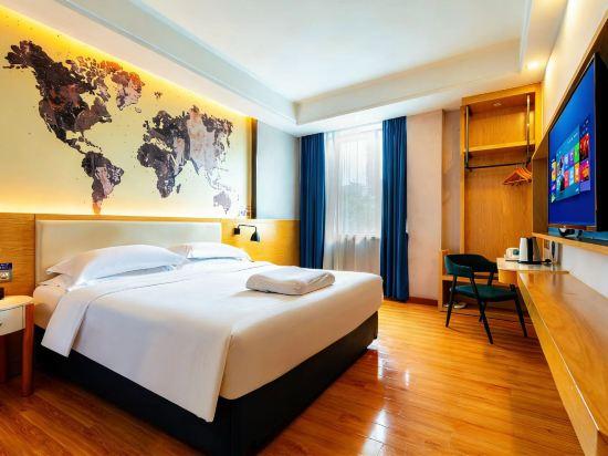 Boutique, Queen Bed