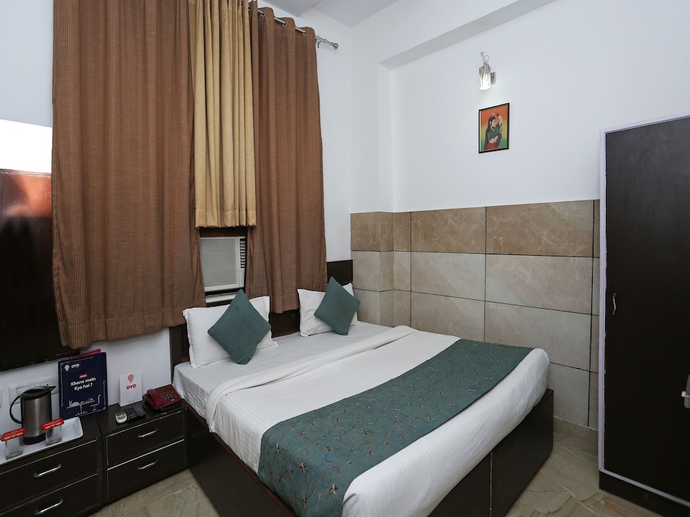 HOTEL TAJ GALAXY 10/22