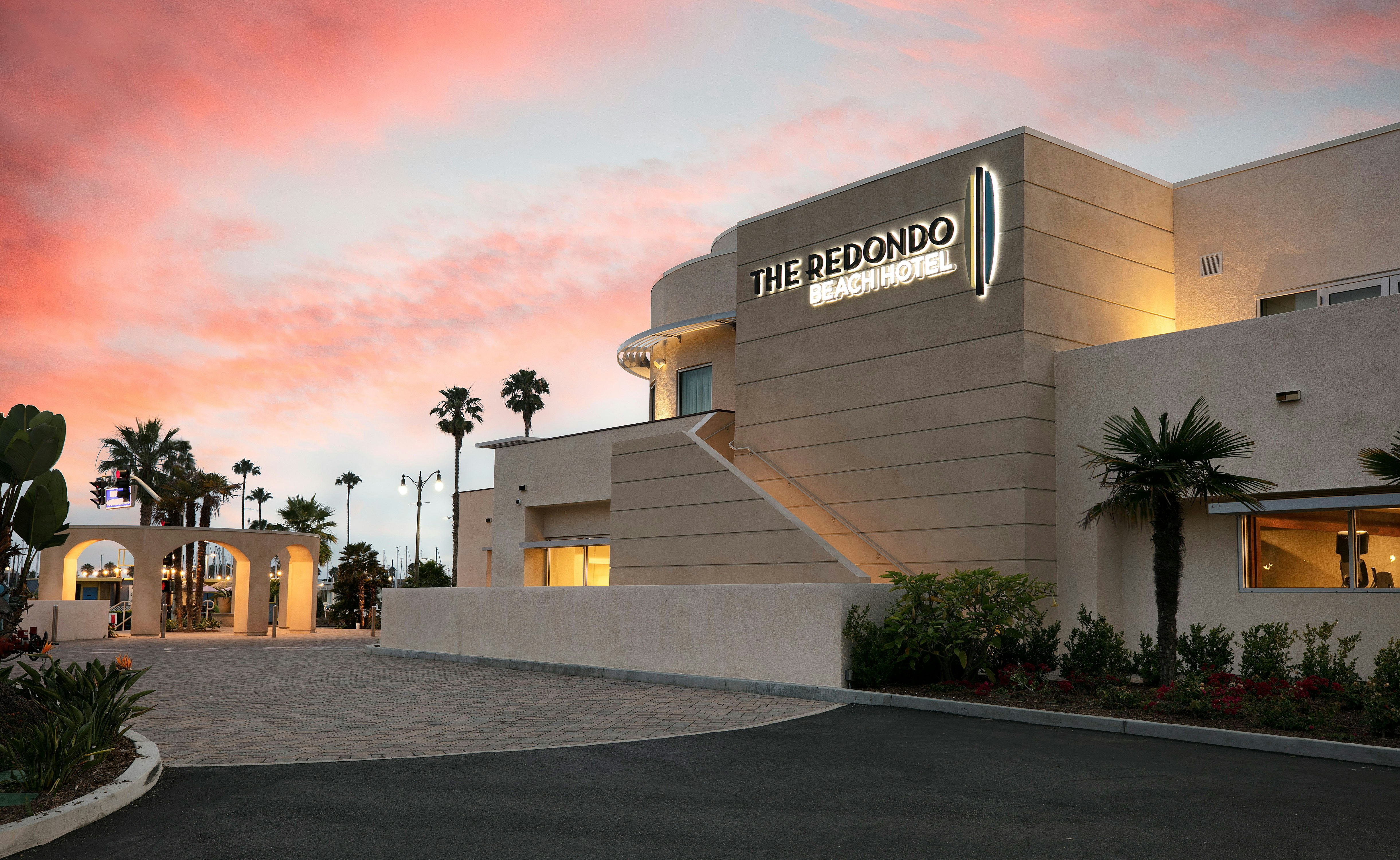 Redondo Beach Hotel Tapestry Collection By Hilton 66/76